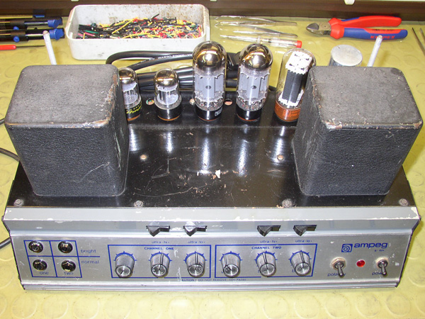 Ampeg B15N